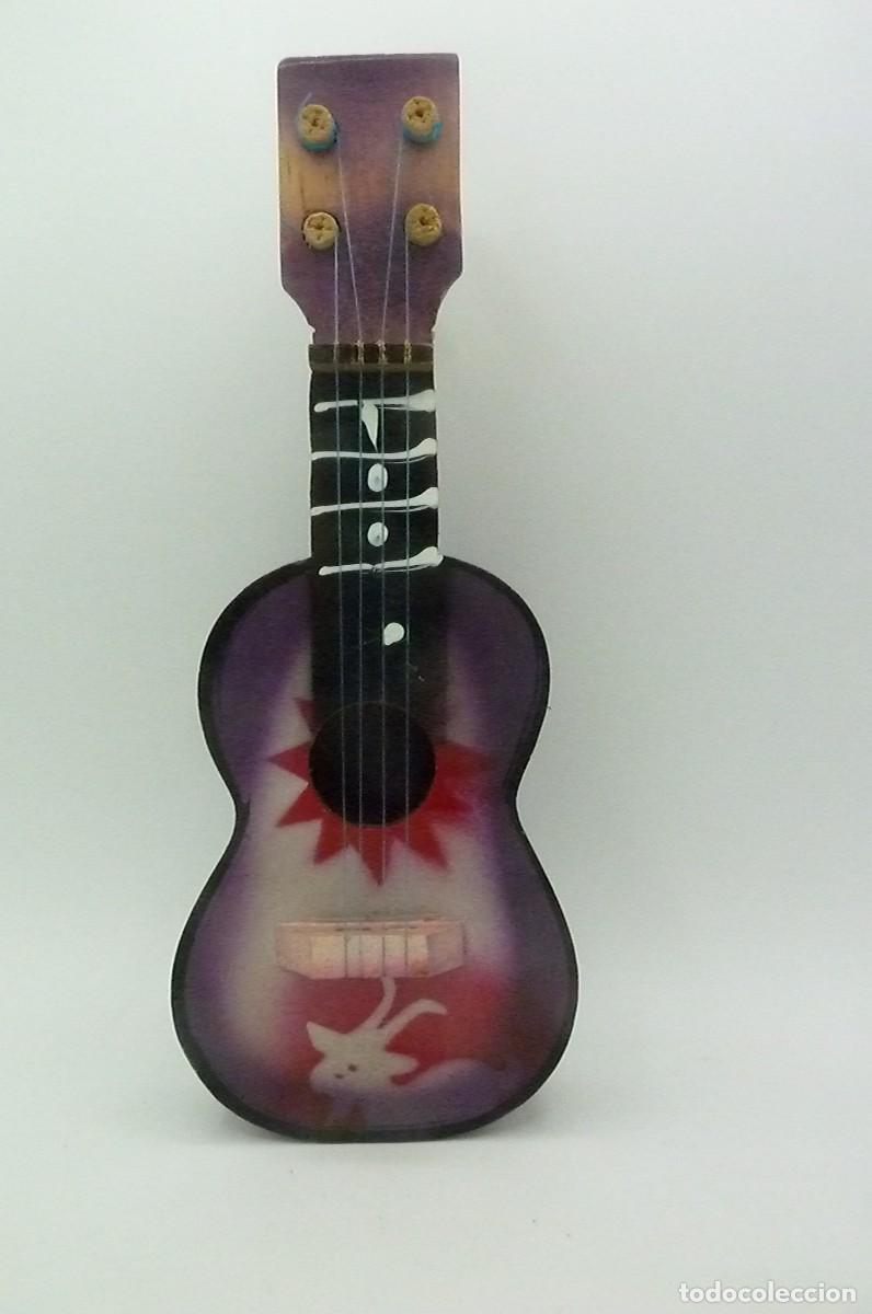 Mu&ntilde;ecas Nancy y Lucas: Guitarra de madera para Nancy - Foto 8