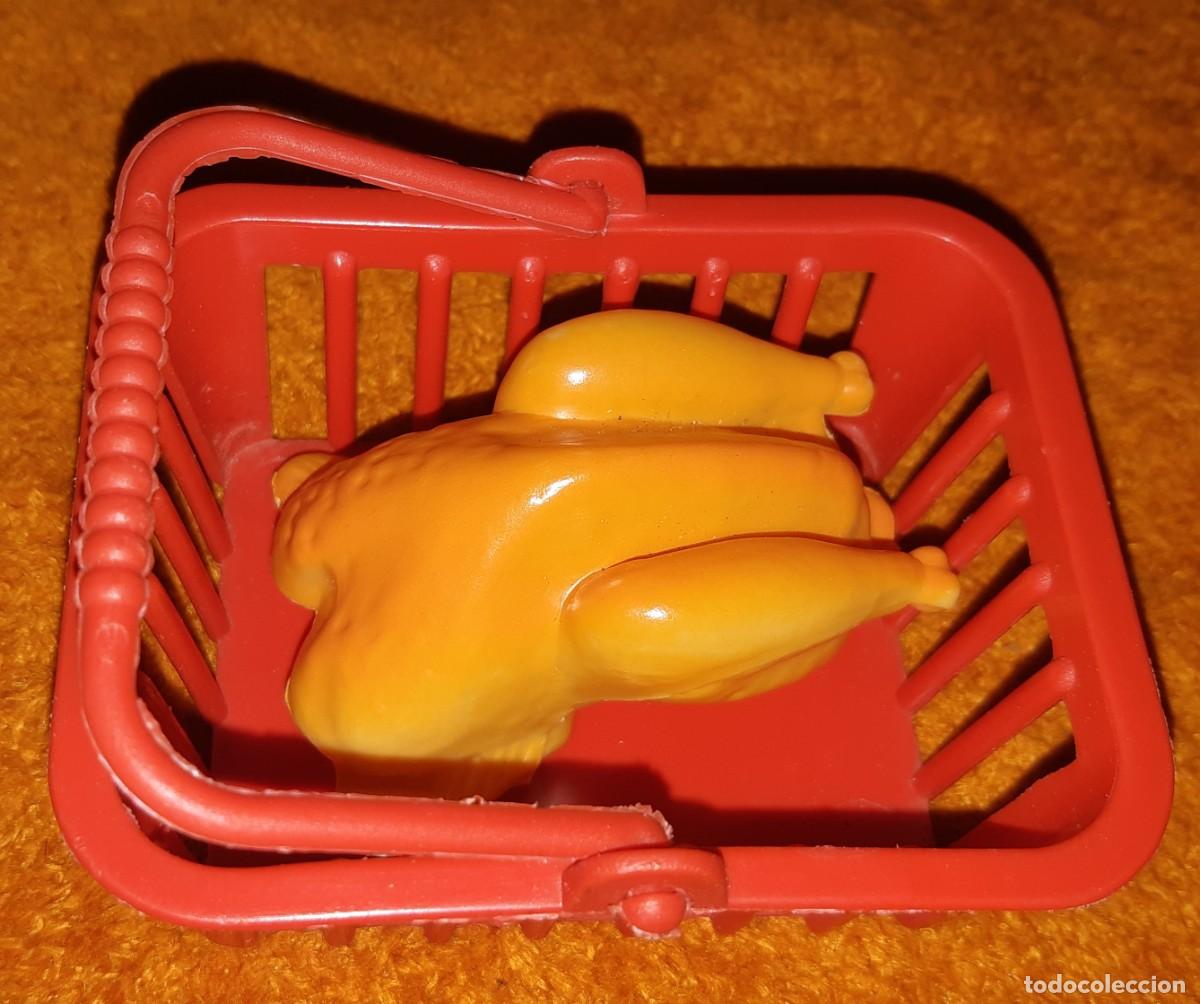Mu&ntilde;ecas Nancy y Lucas: CESTA DE LA COMPRA Y POLLO PLASTICO TAMA&Ntilde;O NANCY MINIATURAS - Foto 1