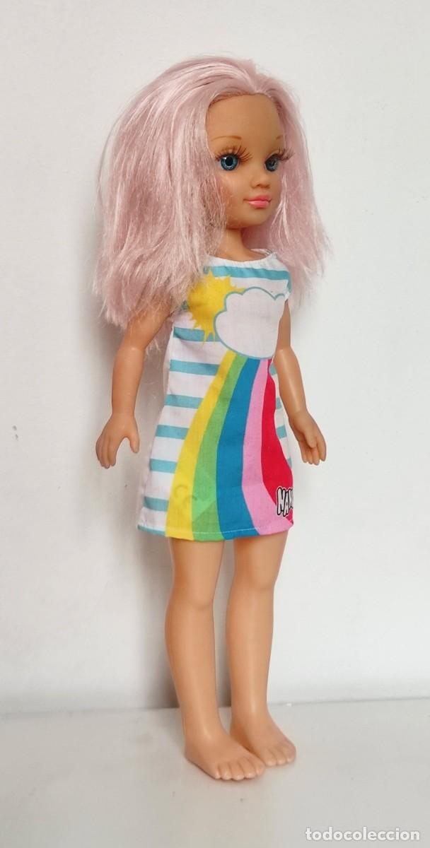 Mu&ntilde;ecas Nancy y Lucas: NANCY PELO ROSA VESTIDO ARCO IRIS - Foto 3