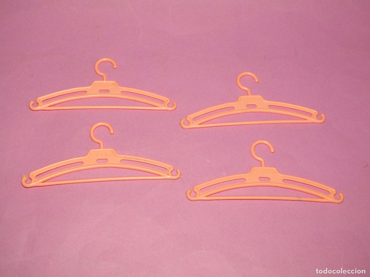 Mu&ntilde;ecas Nancy y Lucas: Antiguo Lote de 4 Perchas de NANCY Original - Foto 2