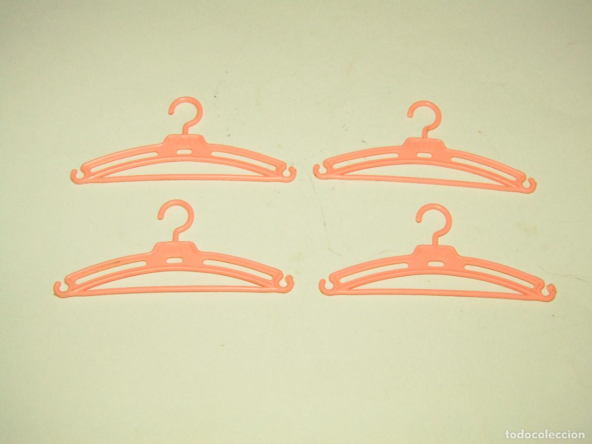 Mu&ntilde;ecas Nancy y Lucas: Antiguo Lote de 4 Perchas de NANCY Original - Foto 1