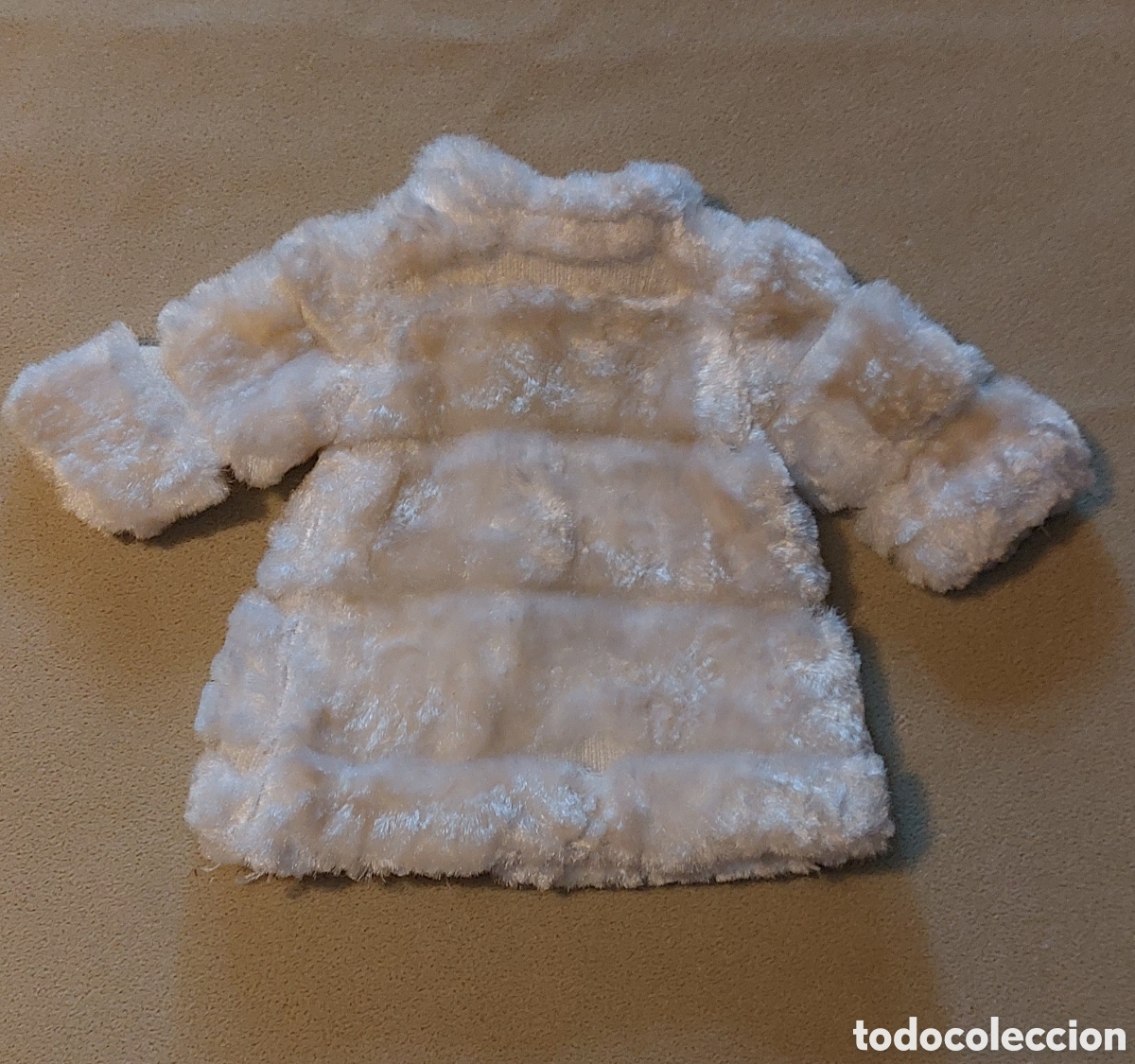 Mu&ntilde;ecas Nancy y Lucas: Abrigo de piel blanco para nancy - Foto 2