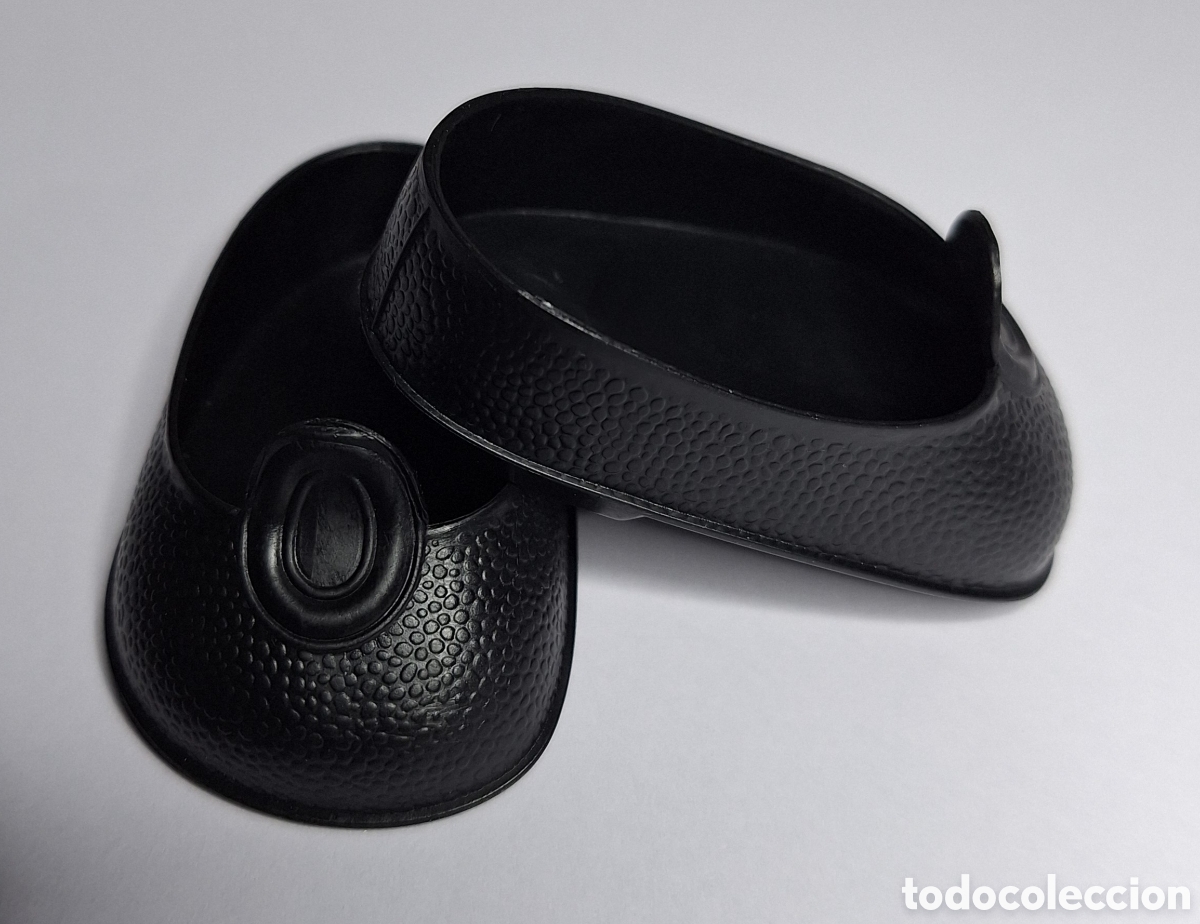 Mu&ntilde;ecas Nancy y Lucas: Zapatos de bot&oacute;n negro de Nancy - Foto 2