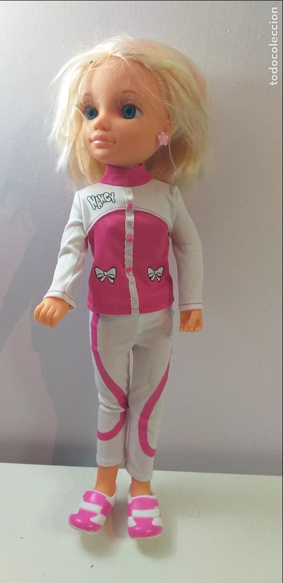 Mu&ntilde;ecas Nancy y Lucas: Mu&ntilde;eca NANCY articulada con traje deportivo - Foto 1