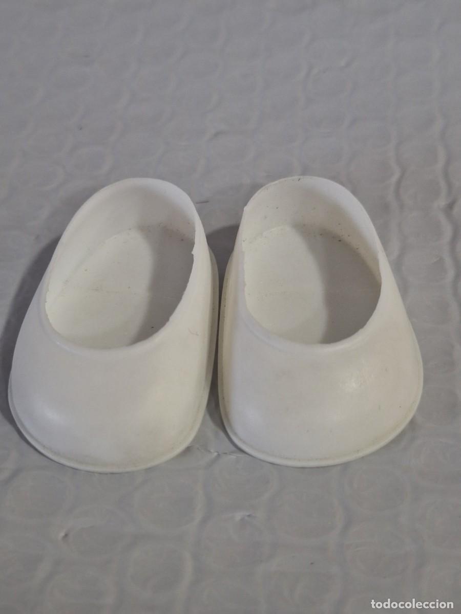 Mu&ntilde;ecas Nancy y Lucas: Zapatos blancos mu&ntilde;eca Nancy . - Foto 1