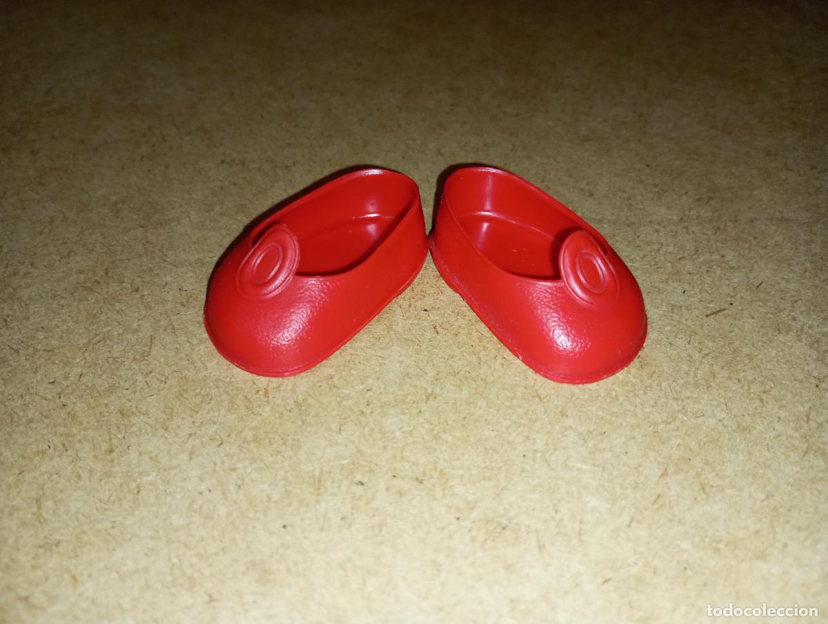 Mu&ntilde;ecas Nancy y Lucas: Zapatos rojos de boton de mu&ntilde;eca Nancy - Foto 1