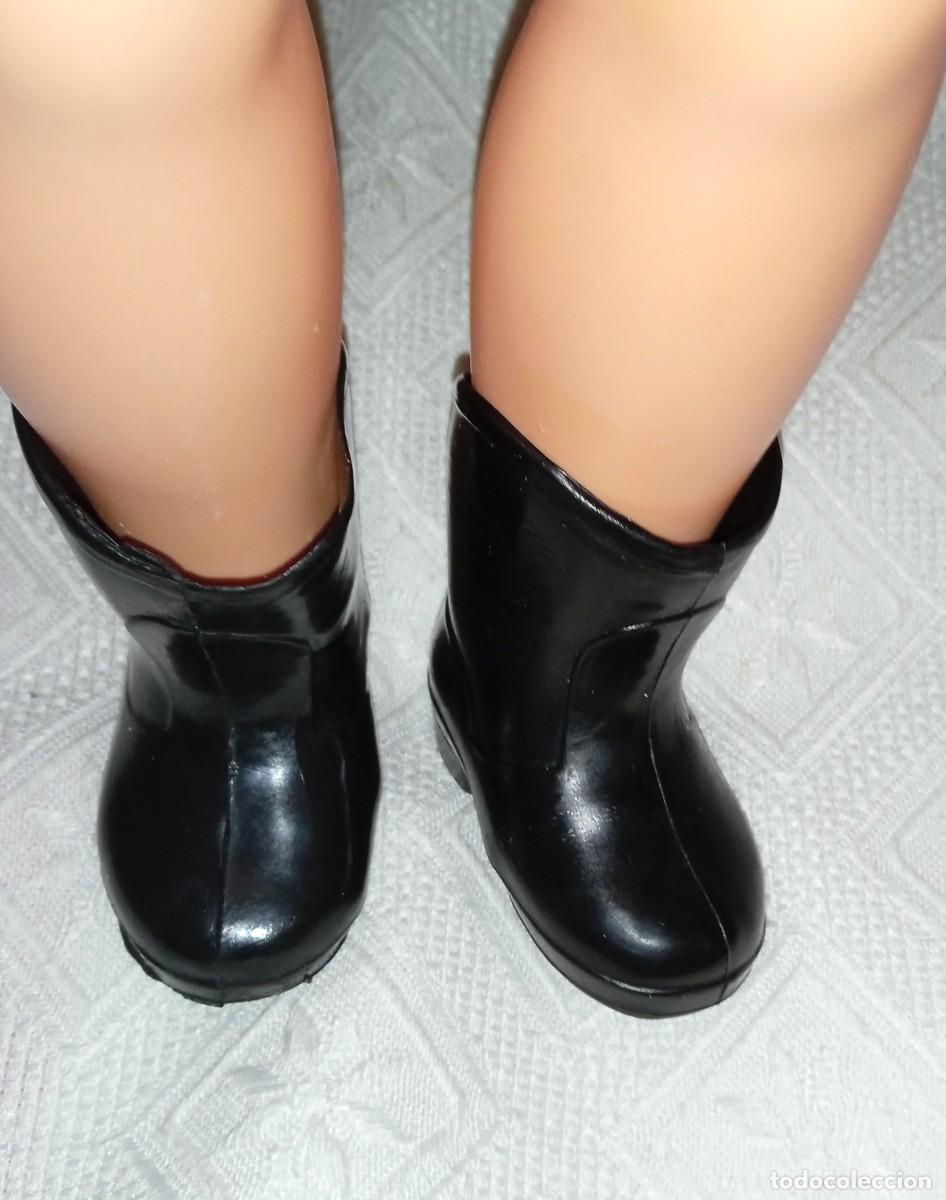 Mu&ntilde;ecas Nancy y Lucas: BOTAS NEGRAS DE AGUA NANCY - Foto 1