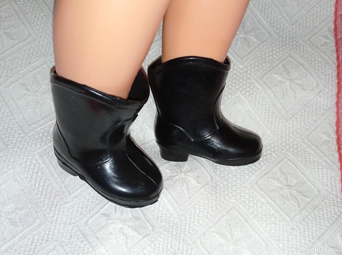 Mu&ntilde;ecas Nancy y Lucas: BOTAS NEGRAS DE AGUA NANCY - Foto 2