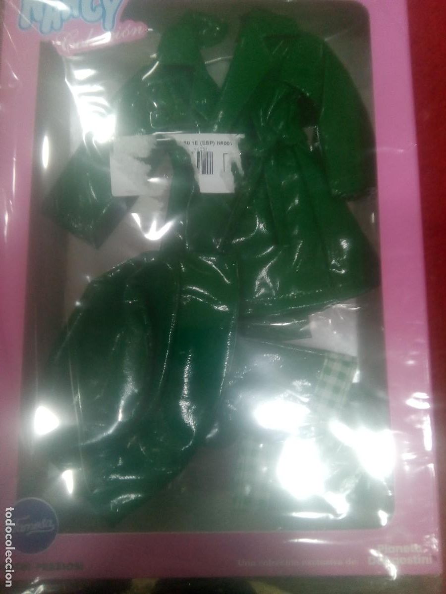 Mu&ntilde;ecas Nancy y Lucas: NANCY IMPERMEABLE VERDE PRECINTADO - Foto 4