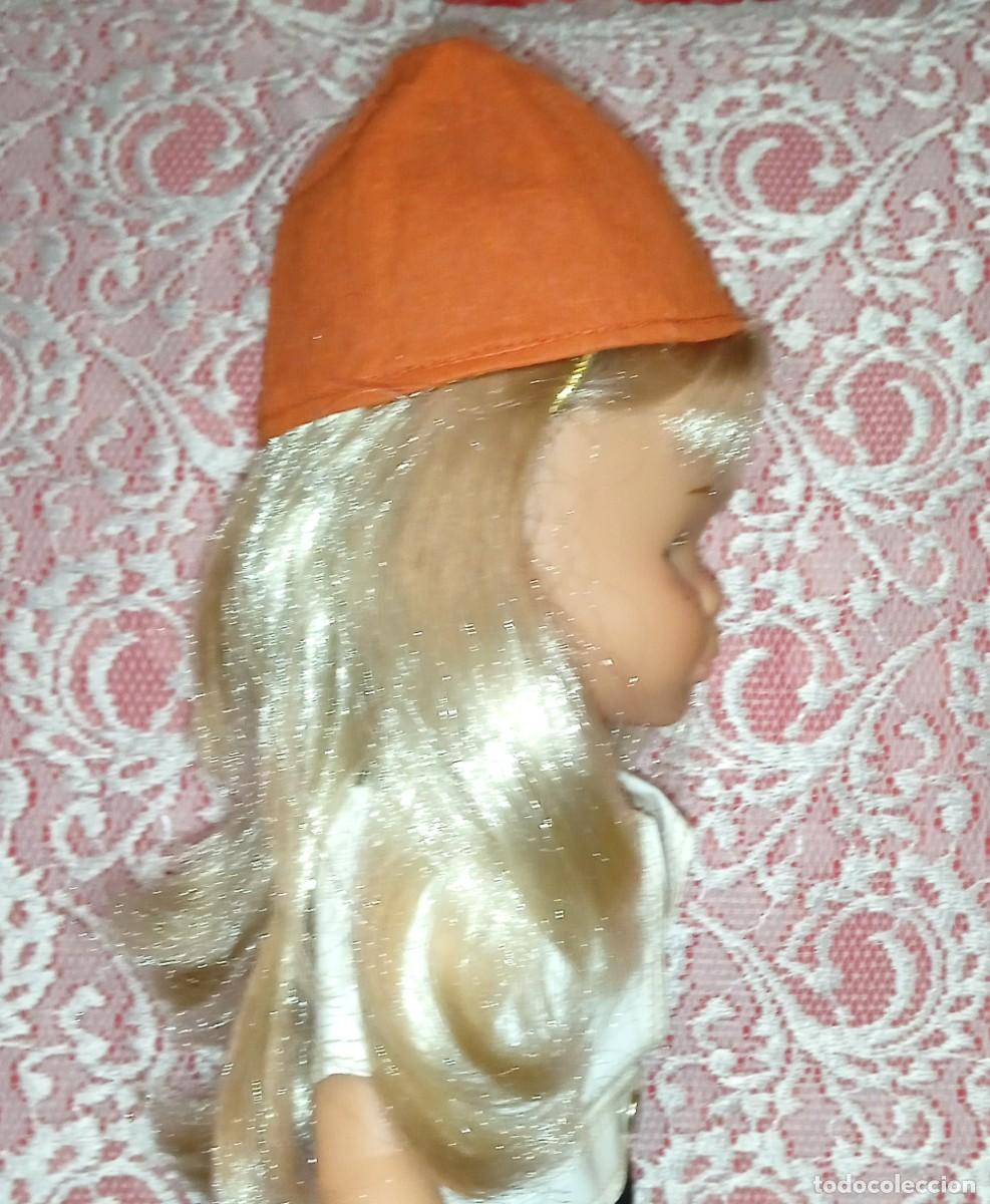 Mu&ntilde;ecas Nancy y Lucas: GORRA DEL CONJUNTO MINI SHORT A&Ntilde;OS 70 - Foto 2