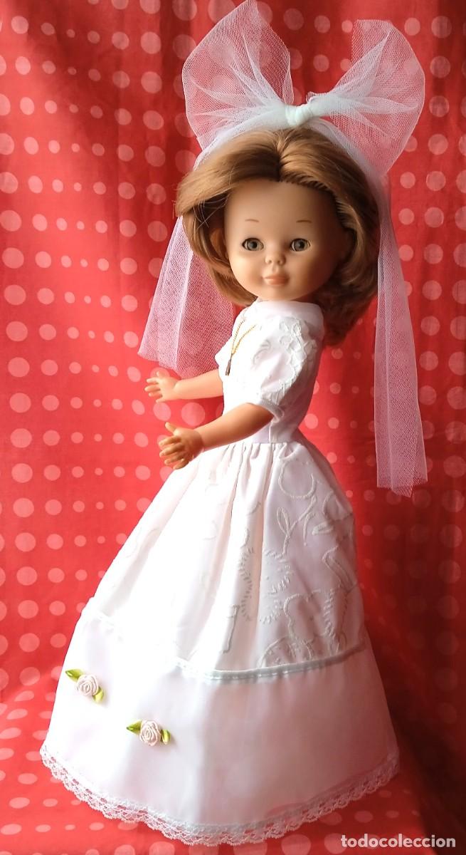 Mu&ntilde;ecas Nancy y Lucas: VESTIDO COMUNION NANCY CON VELO ORIGINAL - Foto 2
