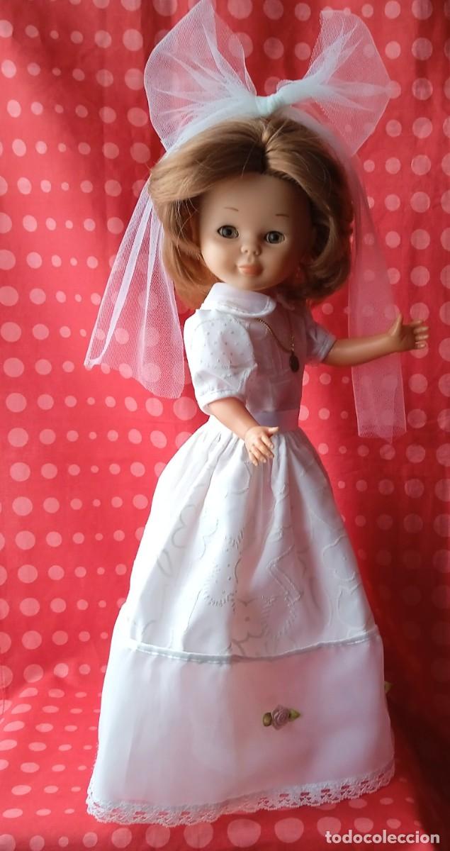 Mu&ntilde;ecas Nancy y Lucas: VESTIDO COMUNION NANCY CON VELO ORIGINAL - Foto 4