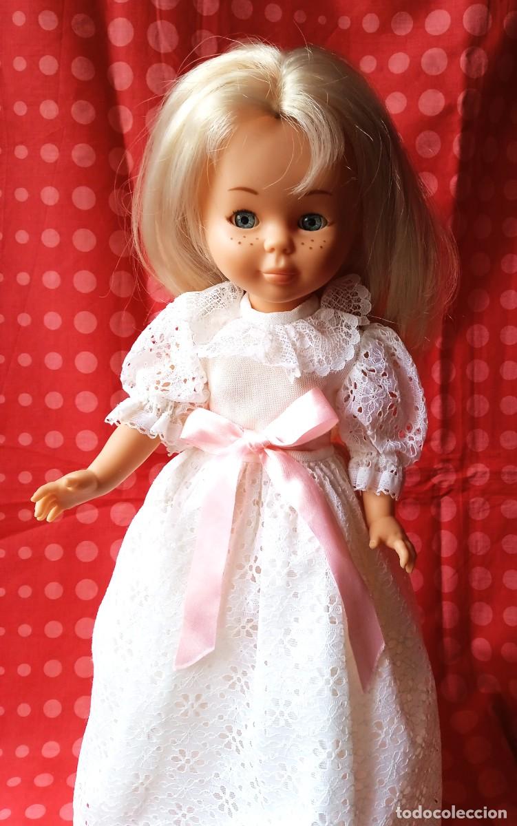 Mu&ntilde;ecas Nancy y Lucas: VESTIDO COMUNION NANCY-A&Ntilde;OS 70 - Foto 3