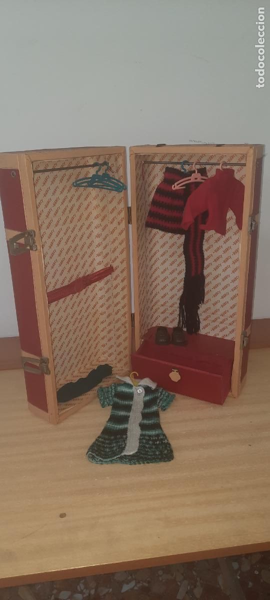 Mu&ntilde;ecas Nancy y Lucas: BA&Uacute;L NANCY Y ALG&Uacute;N COMPLEMENTO,A&Ntilde;O 80 - Foto 1