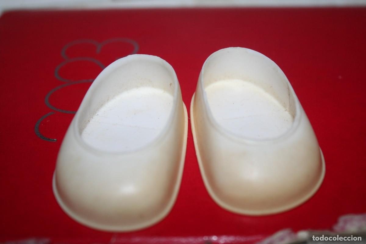 Mu&ntilde;ecas Nancy y Lucas: zapatos originales mu&ntilde;eca nancy blancos - Foto 1