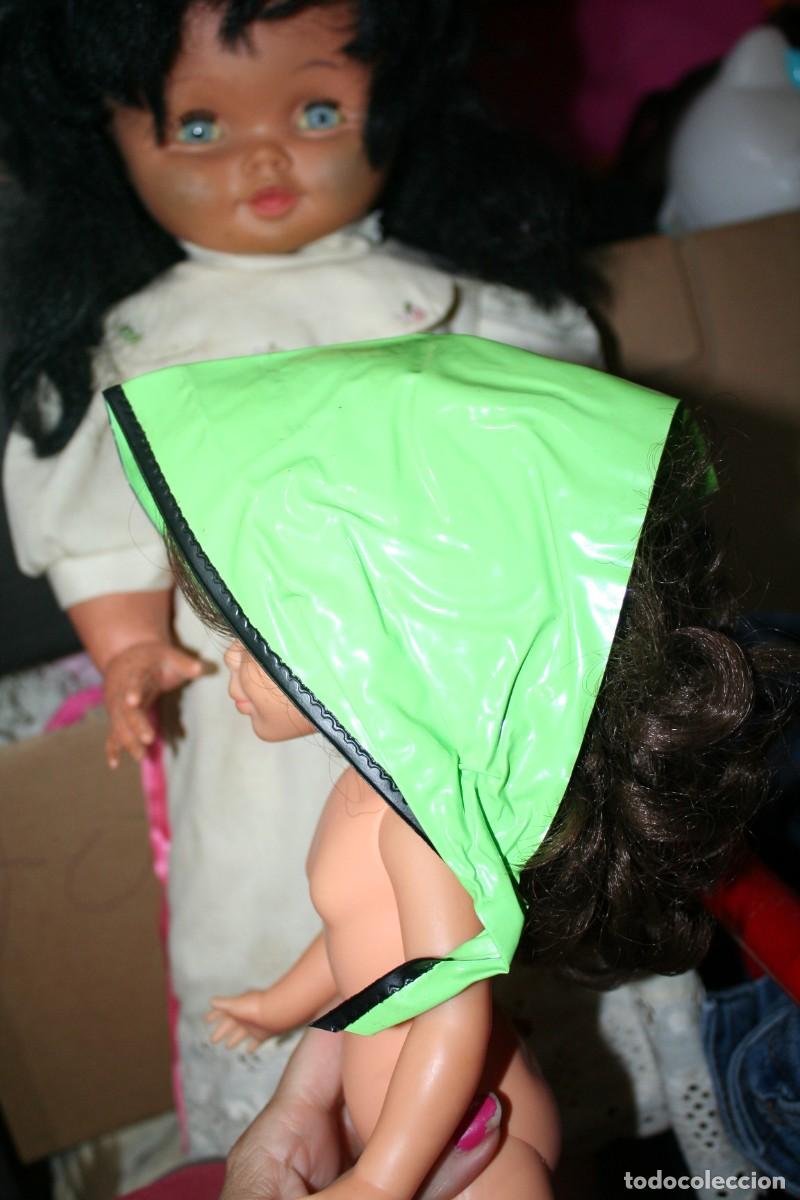 Mu&ntilde;ecas Nancy y Lucas: pa&ntilde;oleta lluvia verde impermeable original mu&ntilde;eca nancy - Foto 2