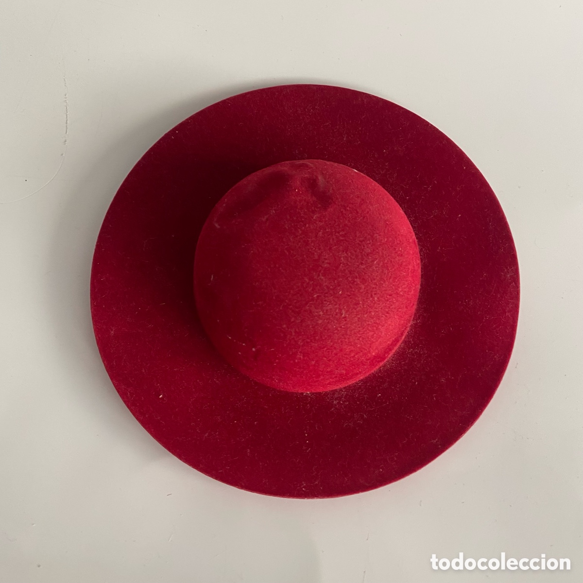 Mu&ntilde;ecas Nancy y Lucas: Sombrero para Nancy granate - Foto 1
