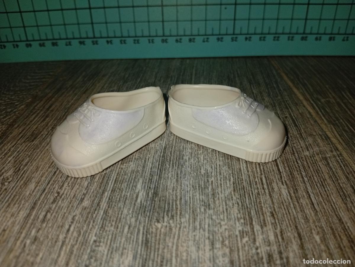 Mu&ntilde;ecas Nancy y Lucas: Zapatos blancos mocasines de mu&ntilde;eca Nancy - Foto 3