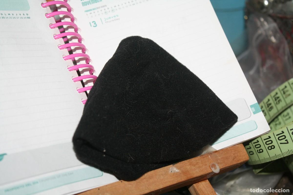 Mu&ntilde;ecas Nancy y Lucas: gorro negro para nancy mu&ntilde;eca tipo ucrania - Foto 3