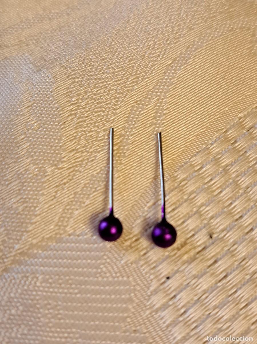 Mu&ntilde;ecas Nancy y Lucas: Pendientes de perla Nancy color morado - Foto 1