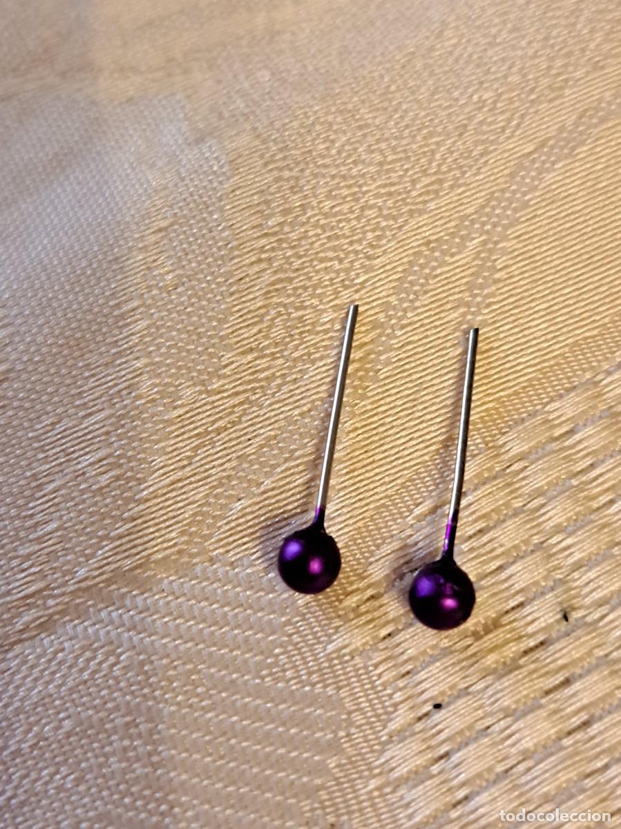Mu&ntilde;ecas Nancy y Lucas: Pendientes de perla Nancy color morado - Foto 2