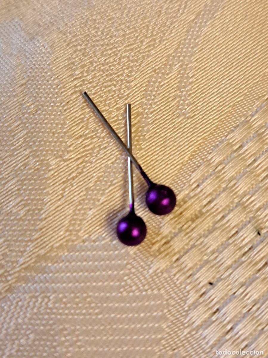 Mu&ntilde;ecas Nancy y Lucas: Pendientes de perla Nancy color morado - Foto 3