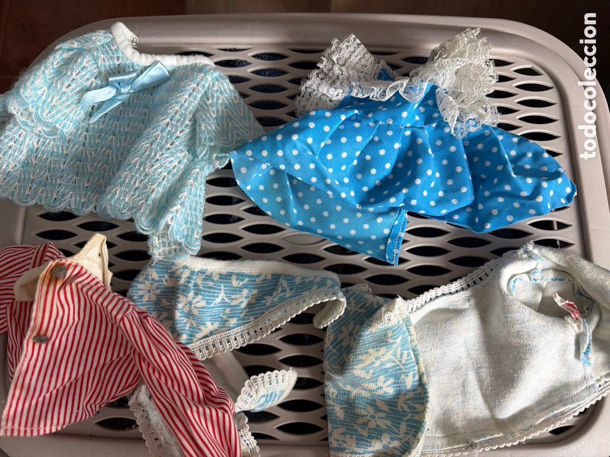 Mu&ntilde;ecas Nancy y Lucas: Lote de ropa de Nancy famosa - Foto 1