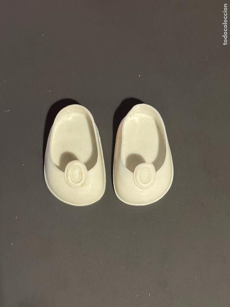 Mu&ntilde;ecas Nancy y Lucas: ZAPATOS NANCY BLANCOS BOTON NUEVOS