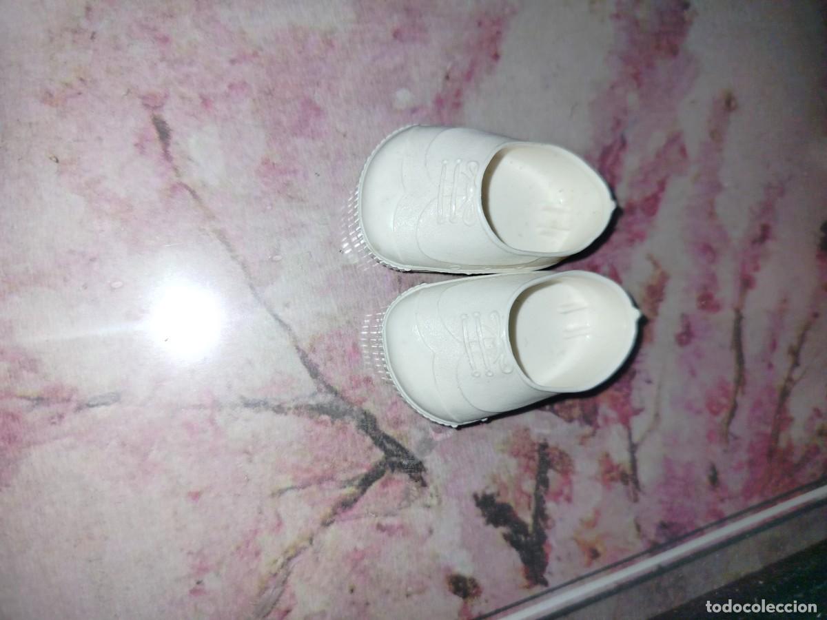 Mu&ntilde;ecas Nancy y Lucas: ZAPATO BLANCO NANCY 31 FAMOSA