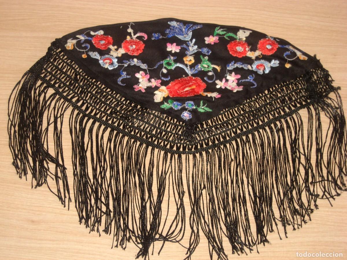 Mu&ntilde;ecas Nancy y Lucas: NANCY o SIMILAR MANT&Oacute;N MANILA NEGRO CON BORDADO - 1 COMPLETAMENTE NUEVO