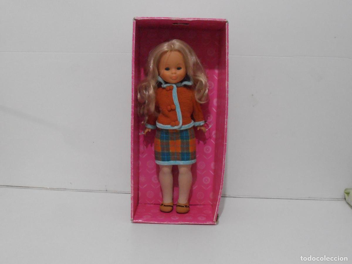 Mu&ntilde;ecas Nancy y Lucas: MU&Ntilde;ECA NANCY QUIRON PRET A PORTER, FALTA GORRO Y BOLSO, , FAMOSA, MEDIA CAJA ORIGINAL, A&Ntilde;OS 2000