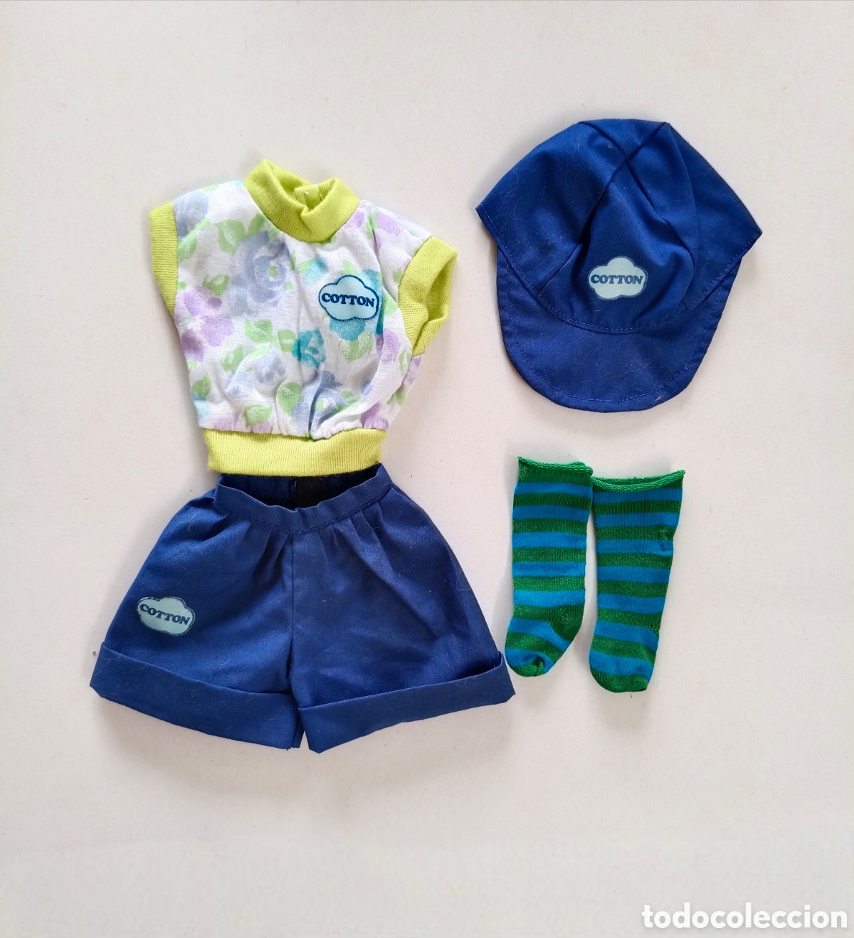 Mu&ntilde;ecas Nancy y Lucas: Nancy Cotton conjunto Ref 80011 gorra pantal&oacute;n camiseta flores calcetines rayas azul verde a&ntilde;os 80