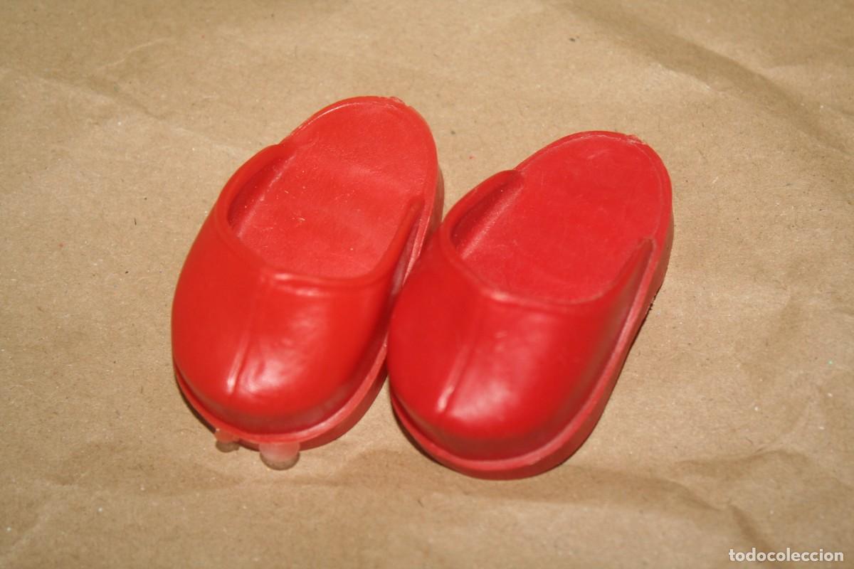 Mu&ntilde;ecas Nancy y Lucas: zapatos ZUECOS MU&Ntilde;ECA NANCY