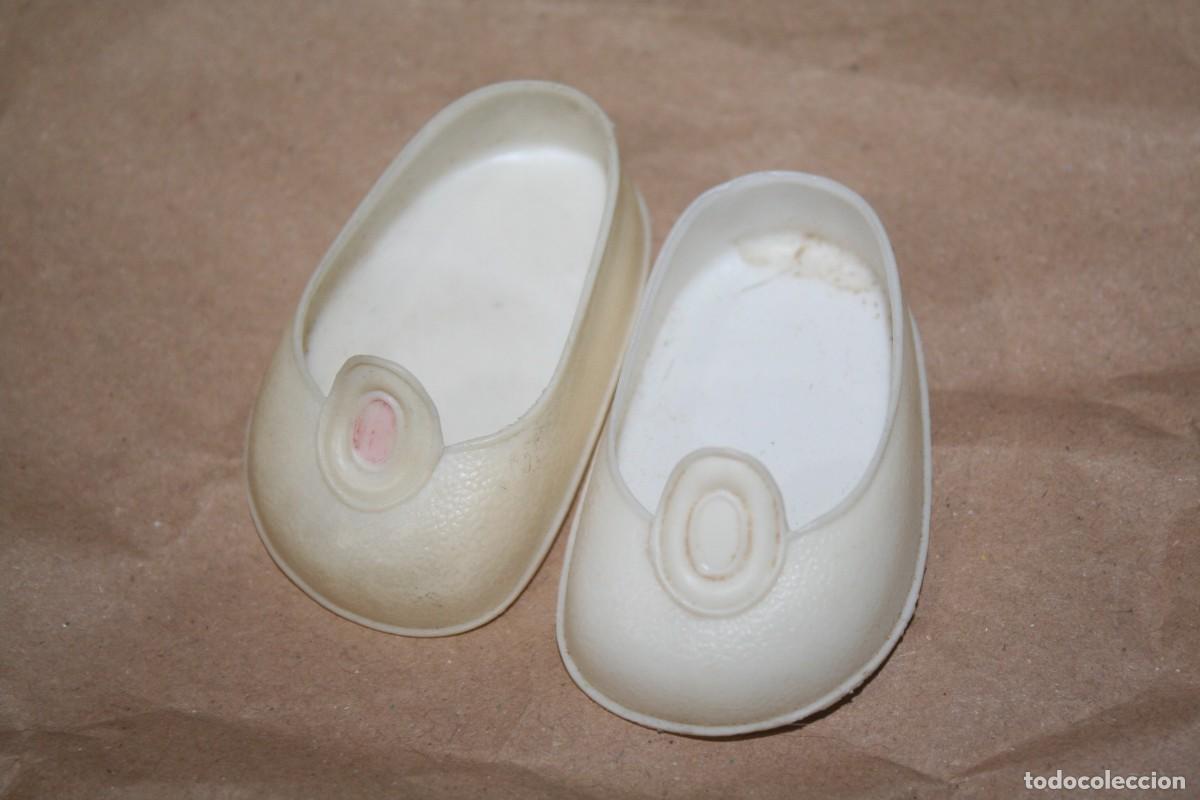 Mu&ntilde;ecas Nancy y Lucas: zapatos ZUECOS MU&Ntilde;ECA NANCY