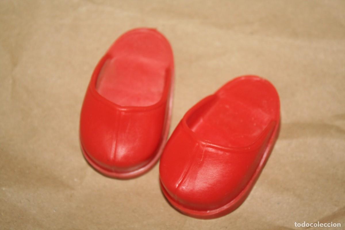 Mu&ntilde;ecas Nancy y Lucas: zapatos ZUECOS MU&Ntilde;ECA NANCY
