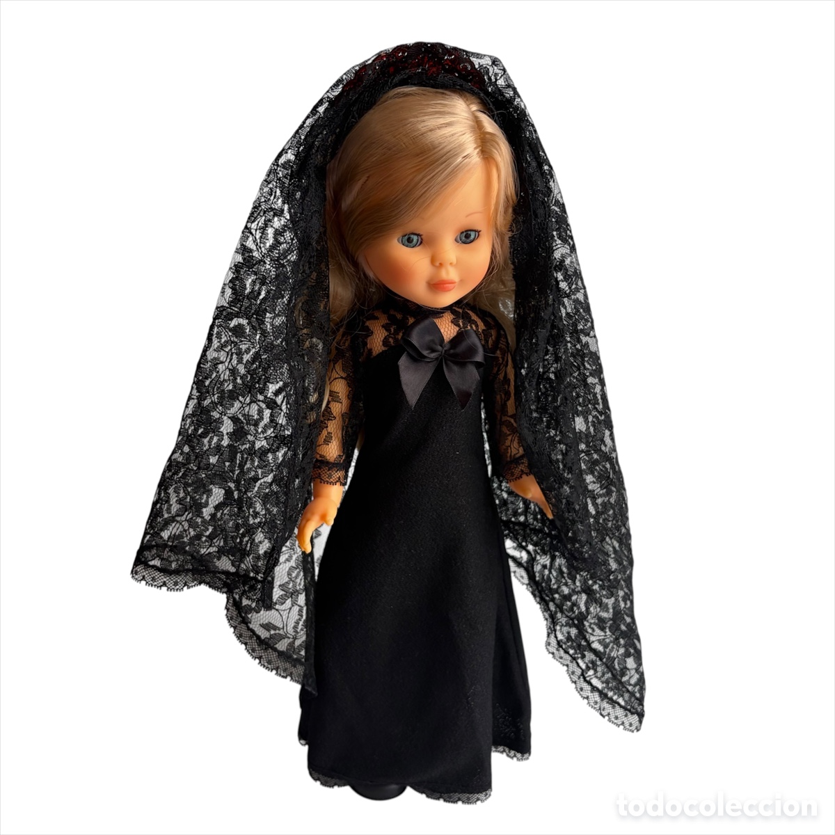 Mu&ntilde;ecas Nancy y Lucas: Mu&ntilde;eca Nancy Famosa 2017 con vestido de mantilla semana santa rubia ojos azules