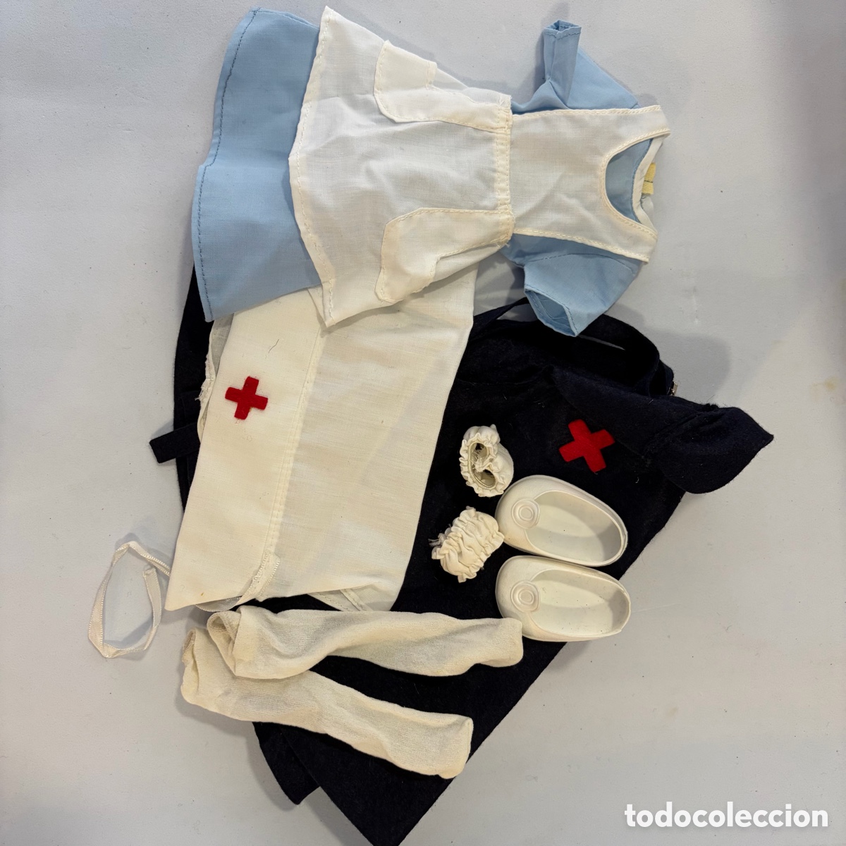 Mu&ntilde;ecas Nancy y Lucas: Conjunto Enfermera original a&ntilde;os 70 completo Art. 80079 para la mu&ntilde;eca Nancy 79