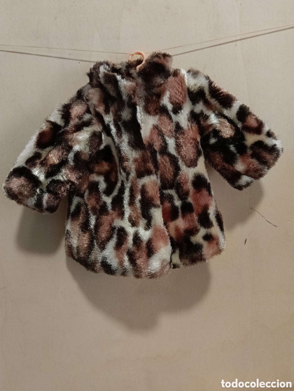 Mu&ntilde;ecas Nancy y Lucas: Abrigo de leopardo original Nancy de Famosa, a&ntilde;os 70, Ref. 5.