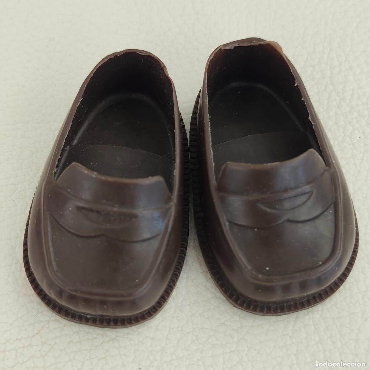 Mu&ntilde;ecas Nancy y Lucas: Zapatos marrones 33 famosa de Lucas novia de Nancy