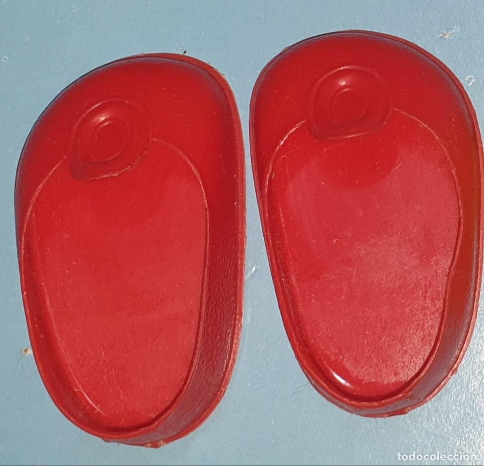 Mu&ntilde;ecas Nancy y Lucas: ZAPATOS ROJOS BOTON DE NANCY. FAMOSA. ORIGINAL A&Ntilde;OS 70.