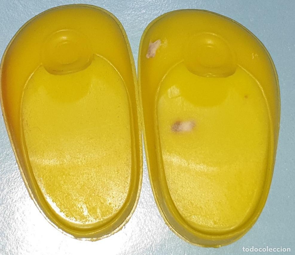 Mu&ntilde;ecas Nancy y Lucas: ZAPATOS DE BOTON AMARILLOS DE NANCY A&Ntilde;OS 70