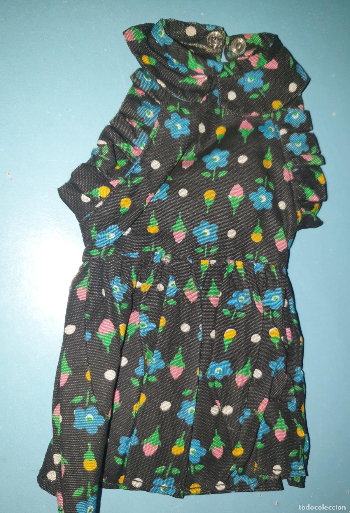 Mu&ntilde;ecas Nancy y Lucas: VESTIDO DE NANCY MODELO PUZLE CON ZAPATOS AMARILLOS