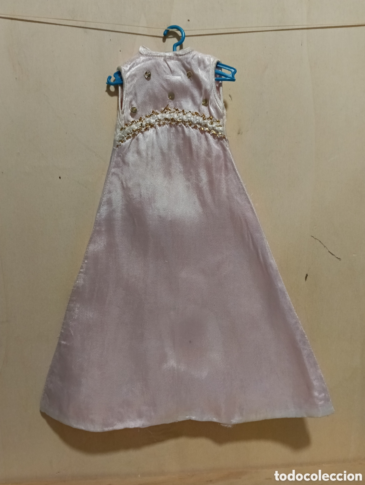 Mu&ntilde;ecas Nancy y Lucas: vestido modelo &rdquo;Presentaci&oacute;n&rdquo; (tambi&eacute;n conocido como &rdquo;Nostalgia&rdquo; o &rdquo;Puesta de Largo&rdquo;)