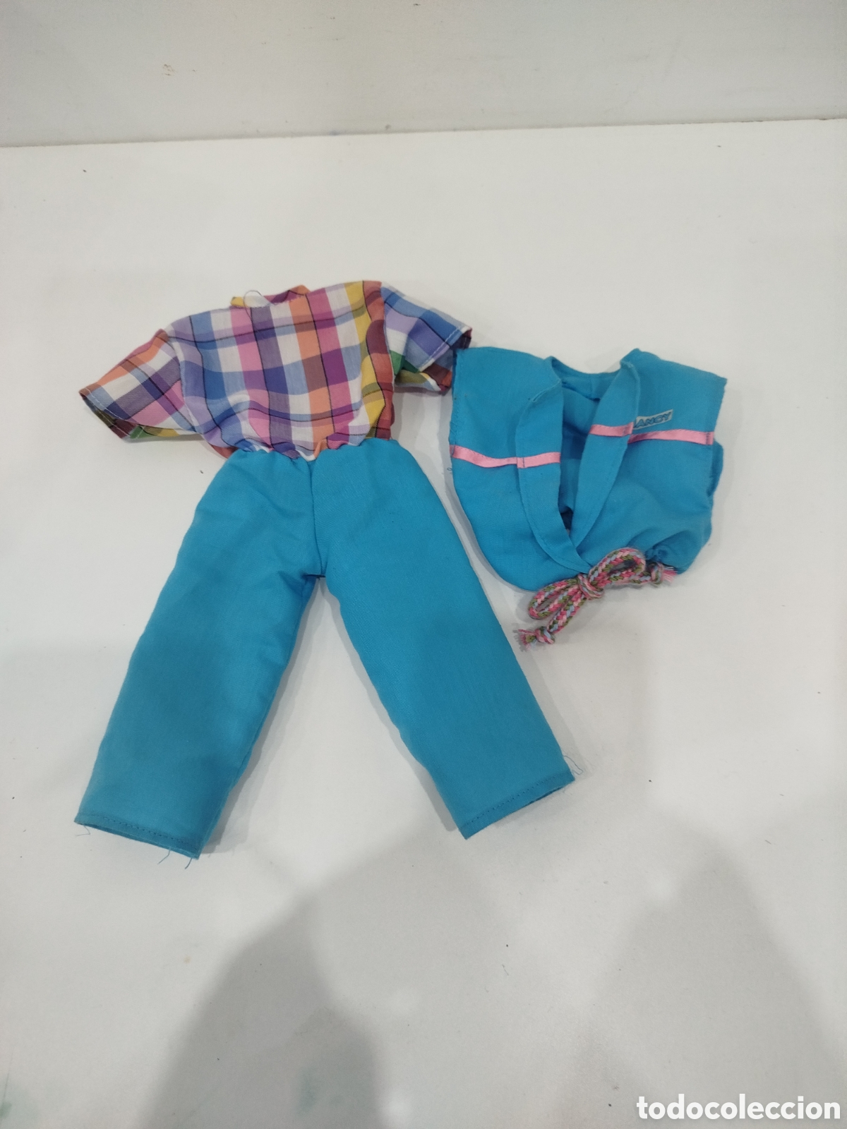 Mu&ntilde;ecas Nancy y Lucas: Conjunto de ropa original para Nancy de los a&ntilde;os 80. Incluye tres piezas