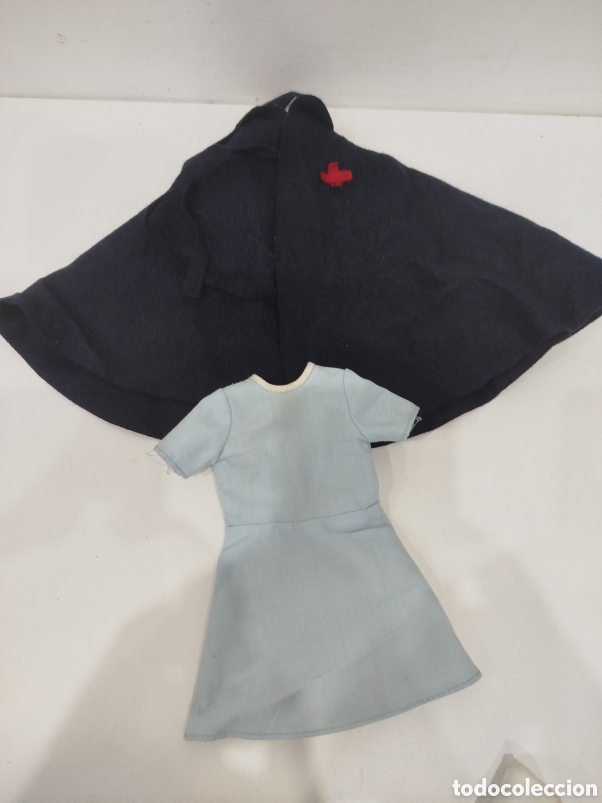 Mu&ntilde;ecas Nancy y Lucas: Vestido y capa enfermera Nancy Famosa
