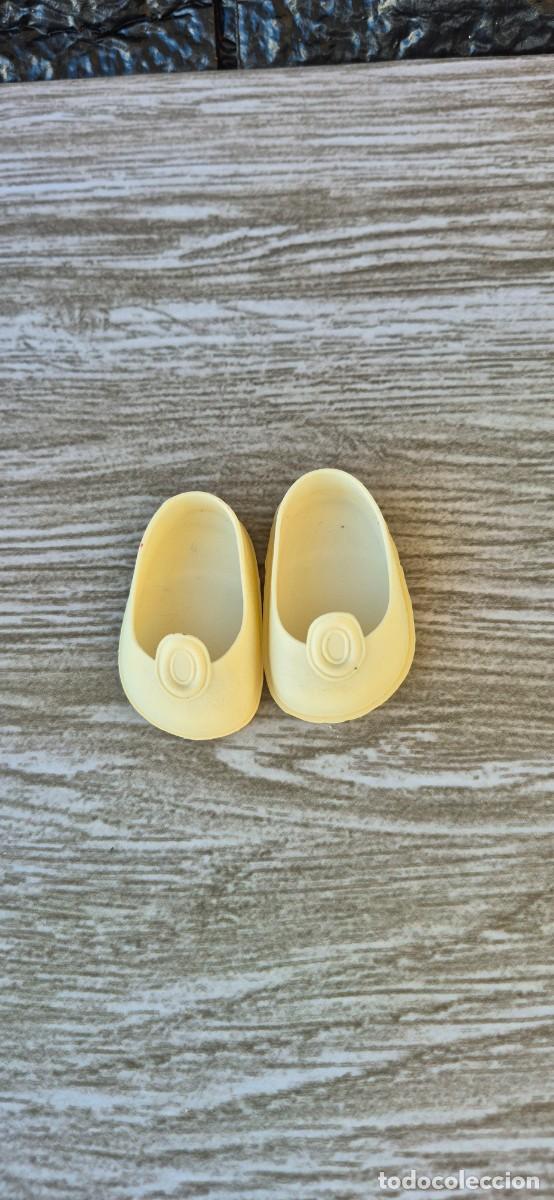 Mu&ntilde;ecas Nancy y Lucas: Nancy Zapatos Bot&oacute;n A&ntilde;os 70