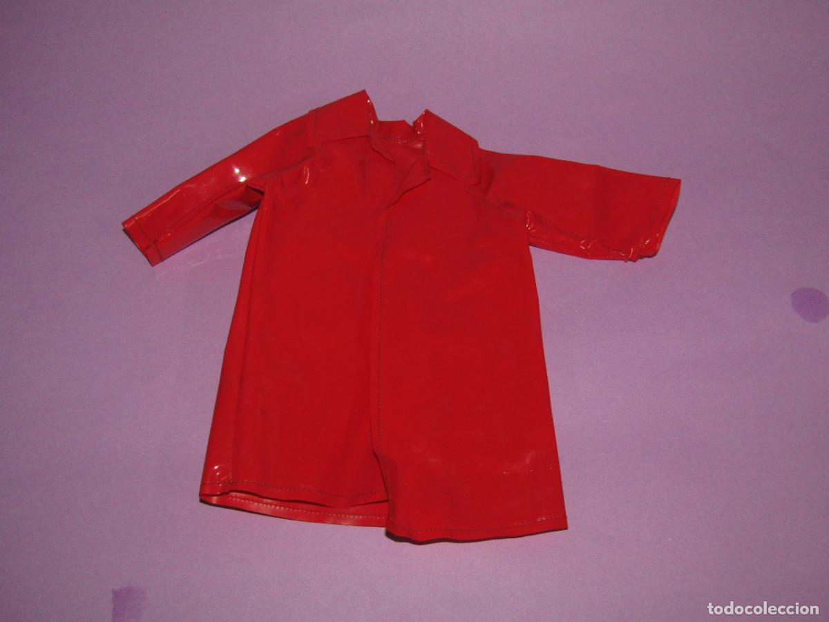 Mu&ntilde;ecas Nancy y Lucas: Antiguo Impermeable Rojo Original de NANCY con Etiqueta