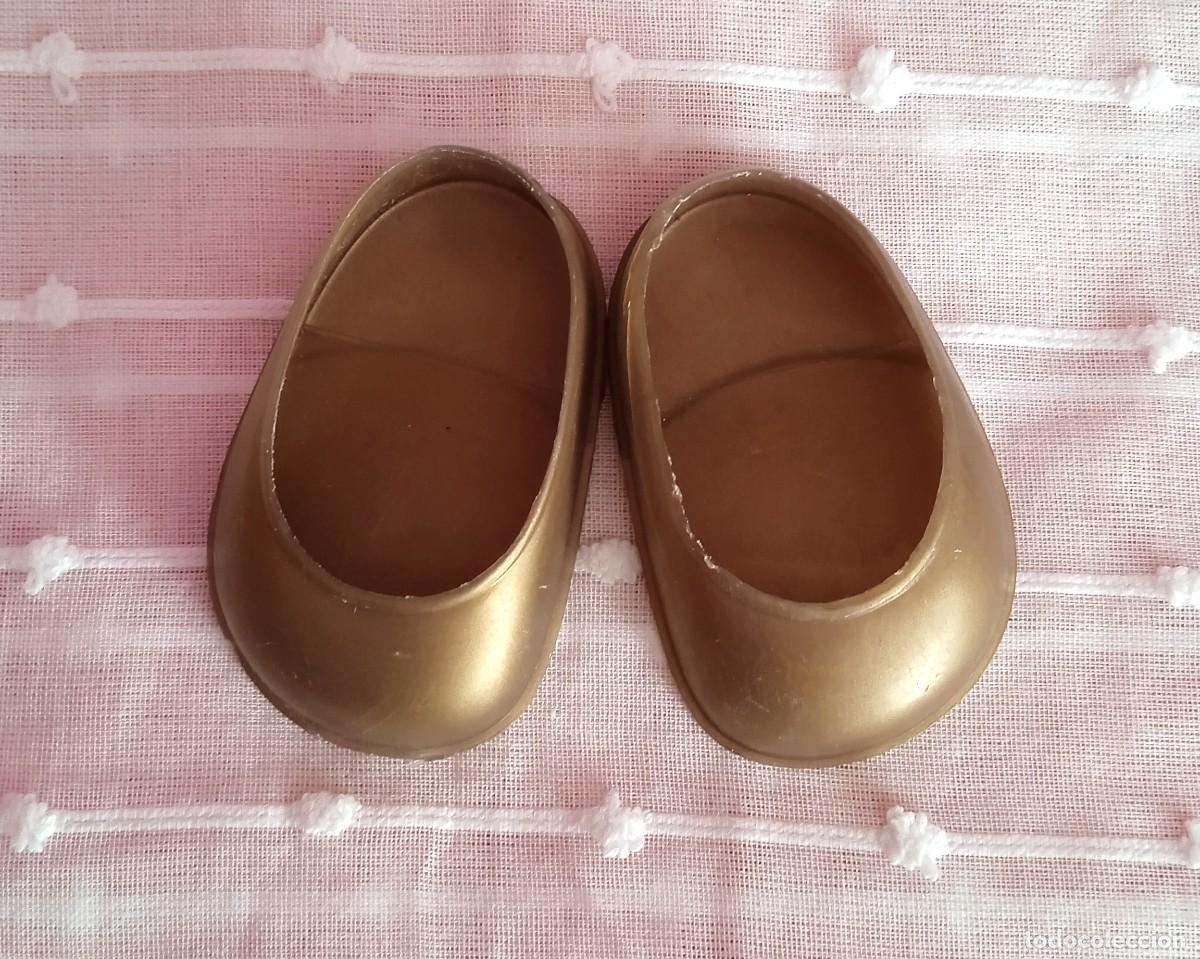 Mu&ntilde;ecas Nancy y Lucas: ZAPATOS DORADOS NANCY - Foto 3