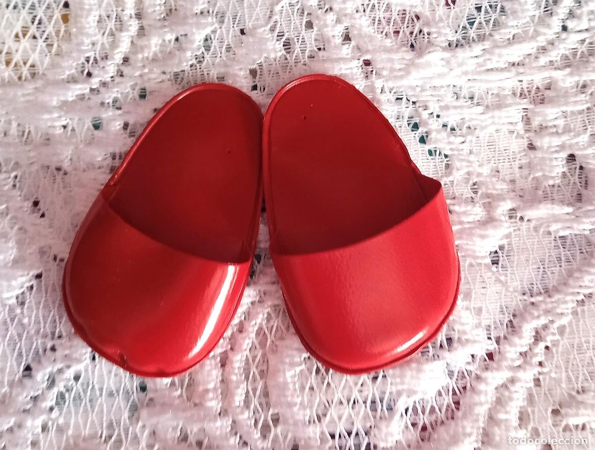 Mu&ntilde;ecas Nancy y Lucas: ZAPATILLAS ROJAS DEL CONJUNTO BUENAS NOCHES NANCY-A&Ntilde;OS 70