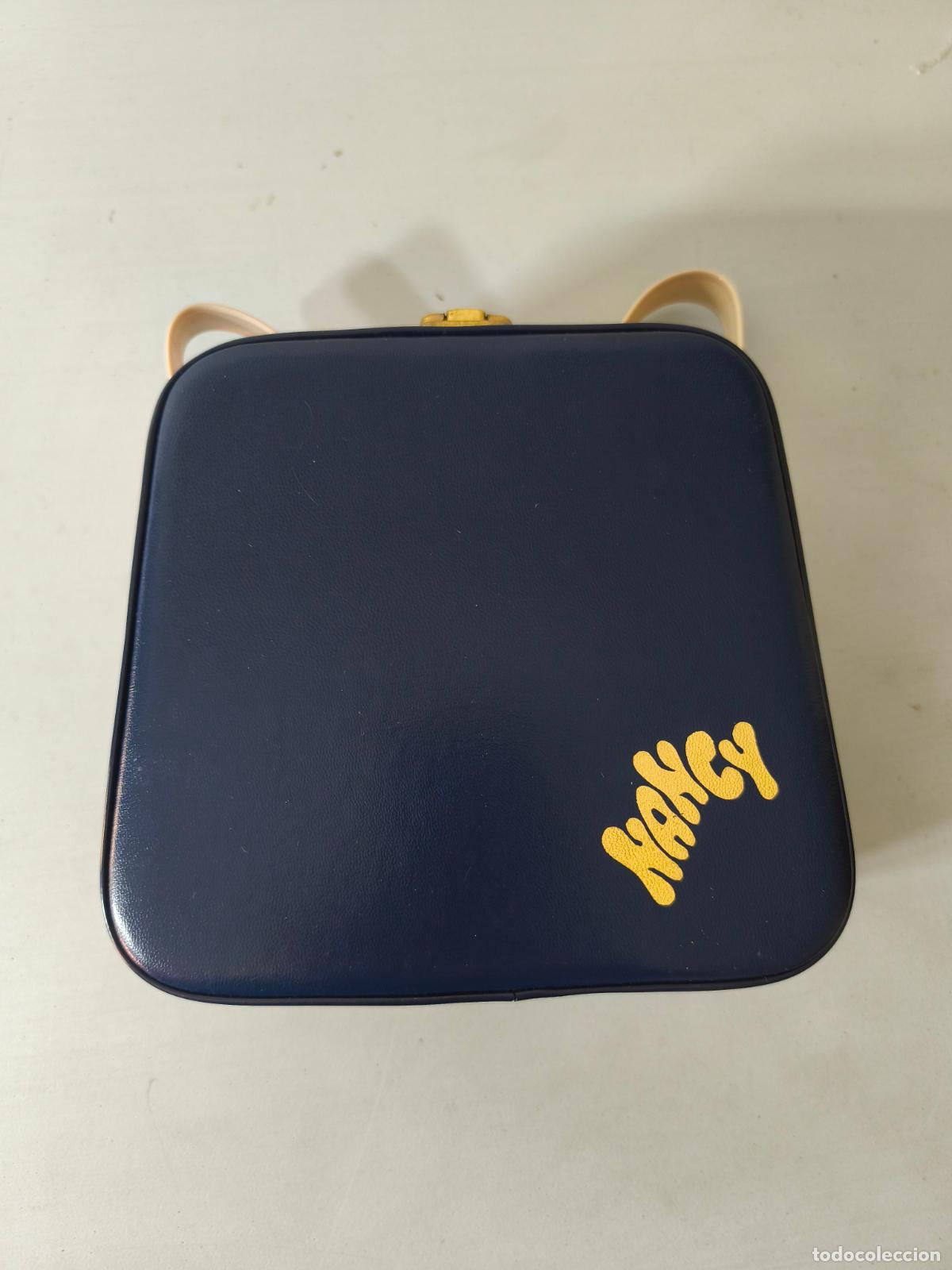 Mu&ntilde;ecas Nancy y Lucas: ACCESORIO NANCY, FIN DE SEMANA, PIJAMA AMARILLO Y PEINE